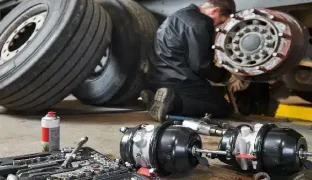 از چه نوع لنت ترمزی برای ماشین های سنگین استفاده می شود؟